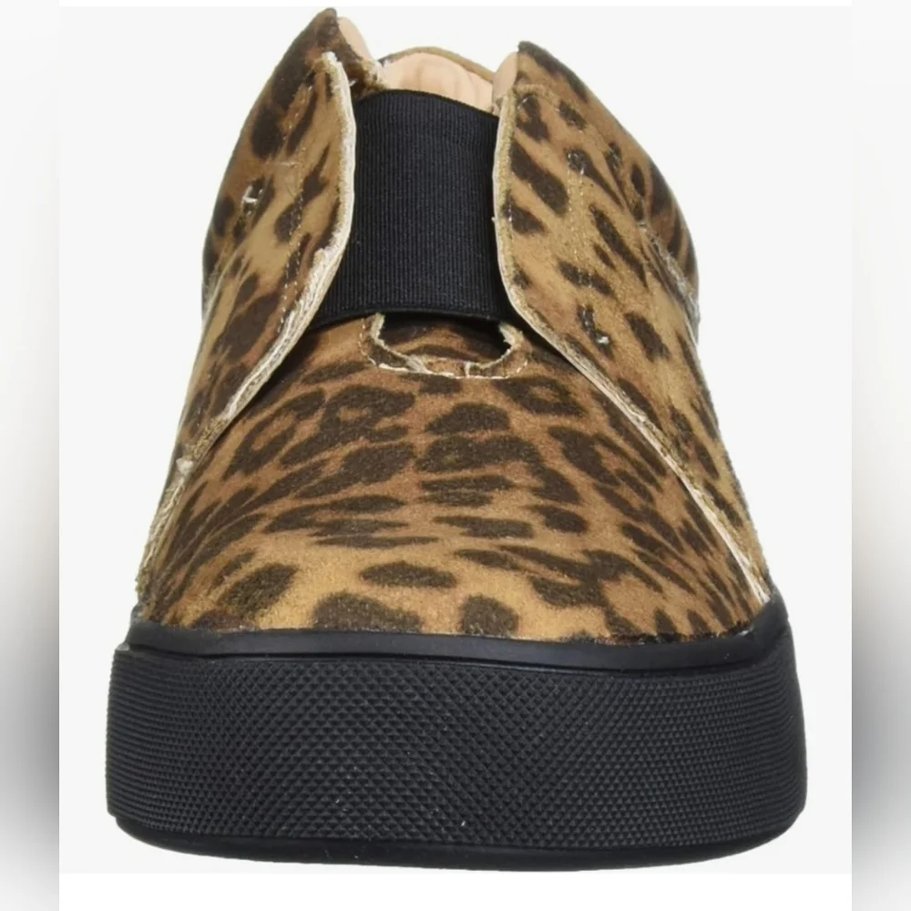 Very Volatile Foxfire Sneakers | Size 7